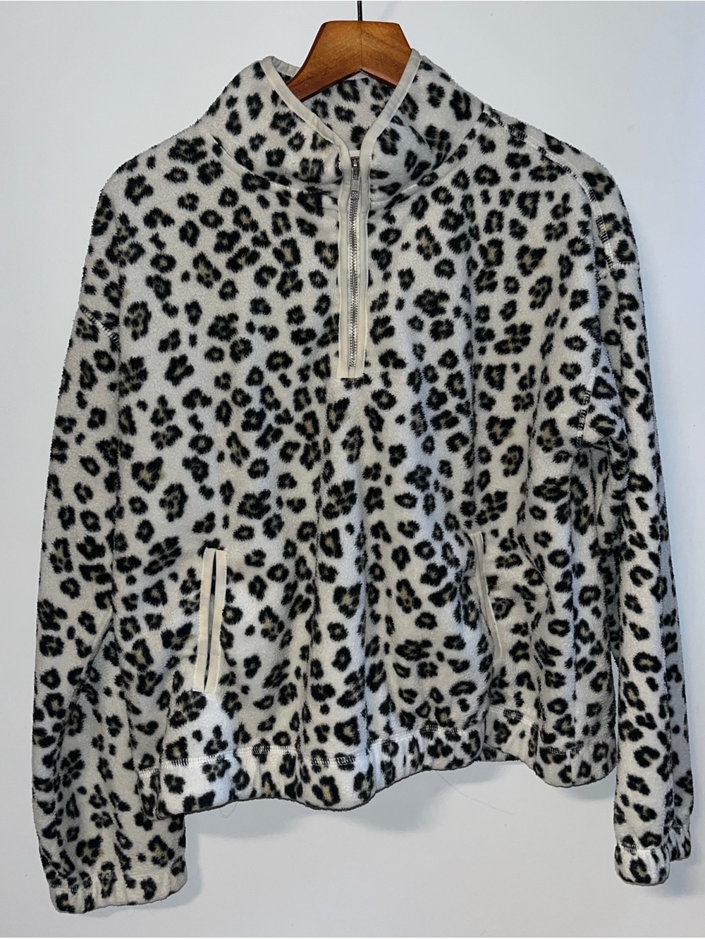 Thread & Supply Quarter-Zip Nadia Fllece Pulliver in Leopard Print - Women’s M